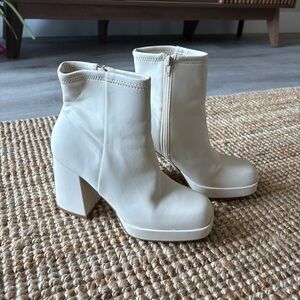 Steve Madden Cream Ankle Boots